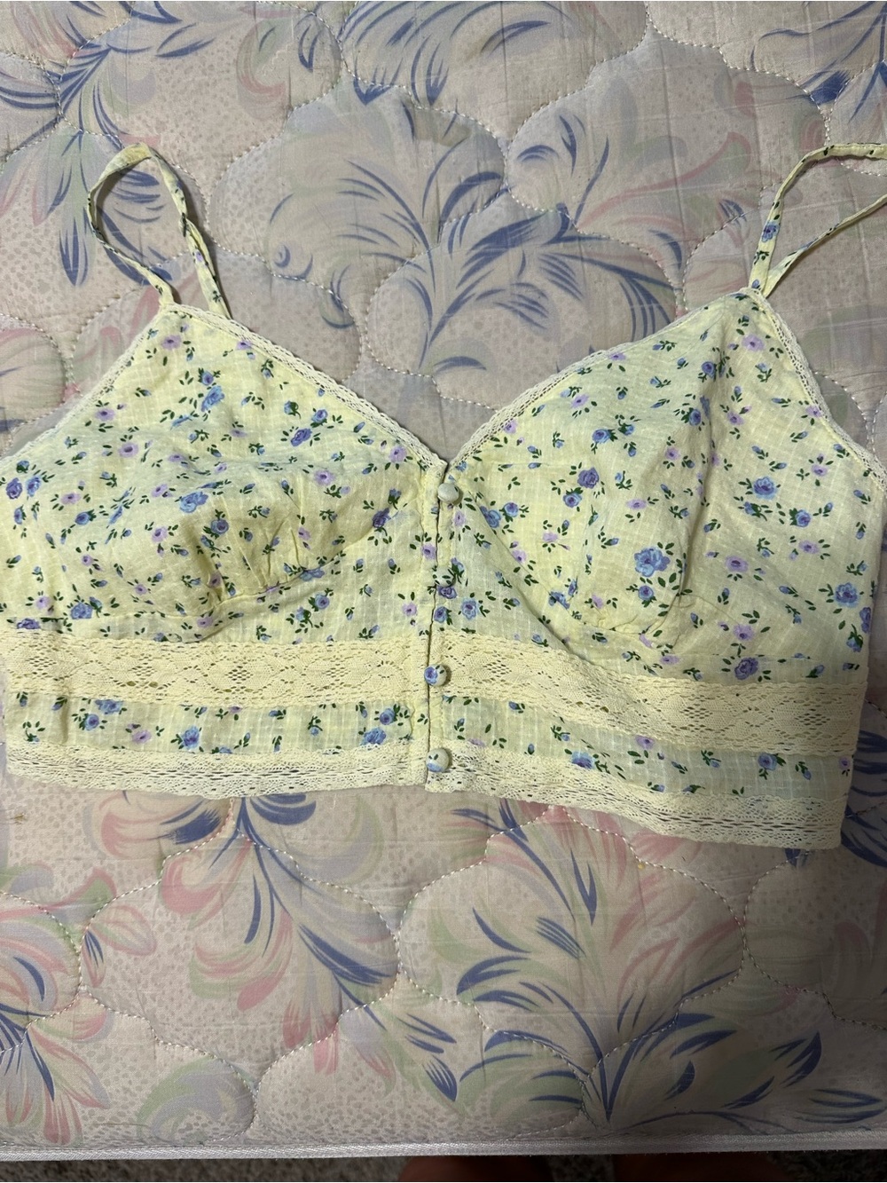 Aeropostale Pale Yellow Floral Lace-Trim Crop Top